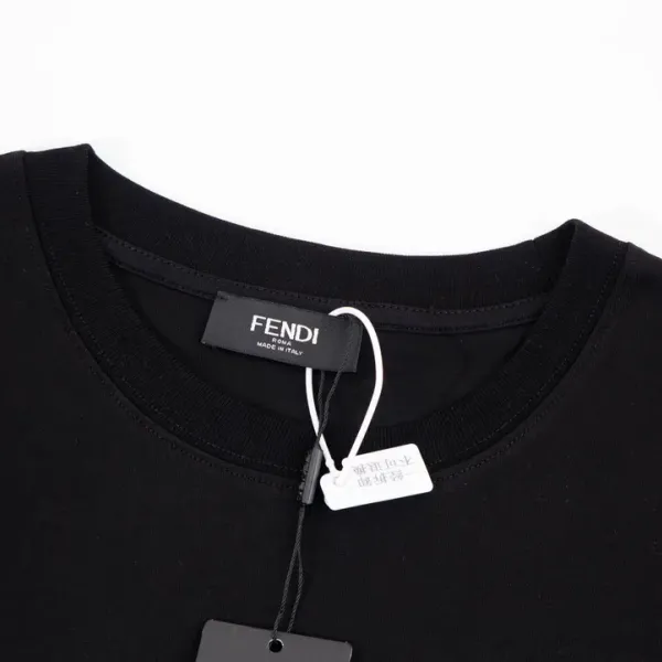 【2026】【 FENDI 公式旗艦店】フェンディ Tシャツ ご好評に付き再入荷! 【2026】【 FENDI 公式旗艦店】フェンディ Tシャツ ご好評に付き再入荷!
