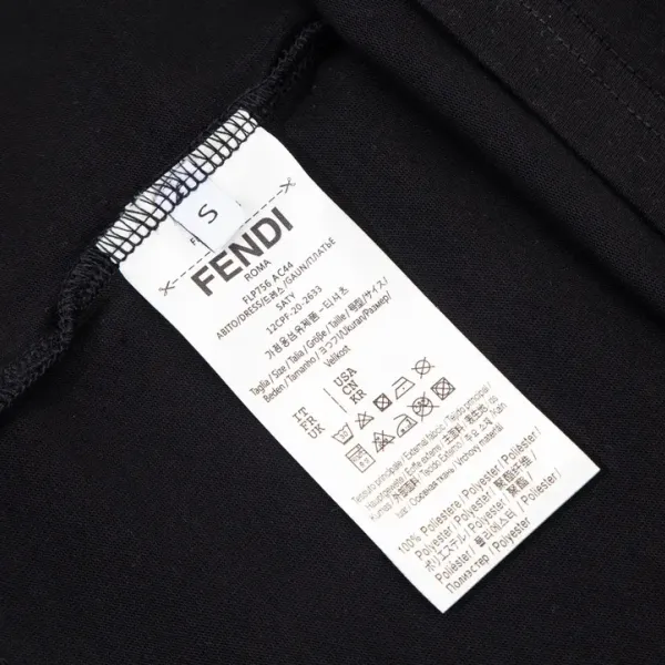 【2026】【 FENDI 公式旗艦店】フェンディ Tシャツ ご好評に付き再入荷! 【2026】【 FENDI 公式旗艦店】フェンディ Tシャツ ご好評に付き再入荷!
