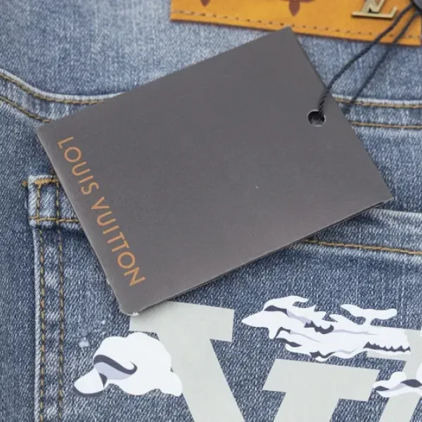 【2026】【LOUIS VUITTON   公式旗艦店】 ルイヴィトン  ジーパン  ご好評に付き再入荷！