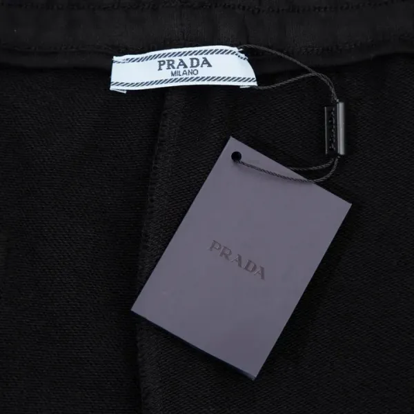 【2026】【PRADA 公式旗艦店】 プラダ ショートパンツ ご好評に付き再入荷! 【2026】【PRADA 公式旗艦店】 プラダ ショートパンツ ご好評に付き再入荷!