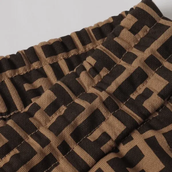 【2026】【FENDI  公式旗艦店】 フェンディ   ショートパンツ  ご好評に付き再入荷！