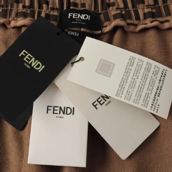 【2026】【FENDI  公式旗艦店】 フェンディ   ショートパンツ  ご好評に付き再入荷！