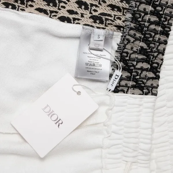 【2026】【DIOR  公式旗艦店】ディオール   ショートパンツ  ご好評に付き再入荷！