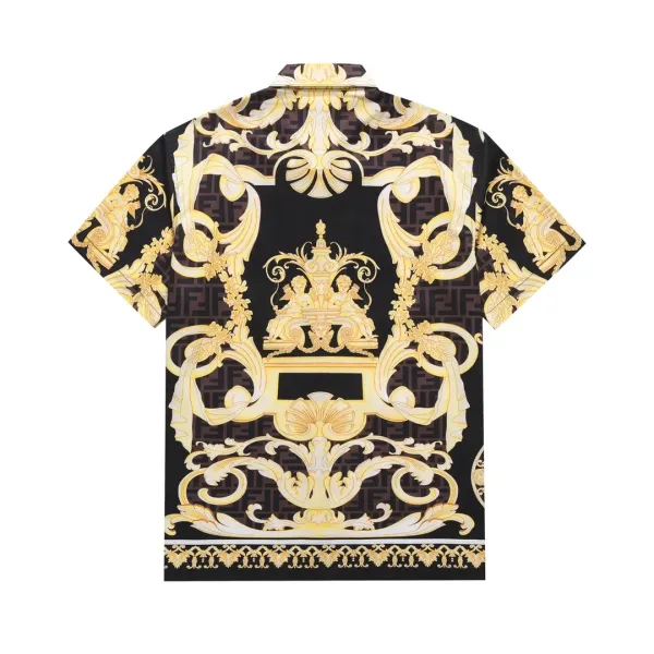 【2026】【VERSACE & FENDI 公式旗艦店】ヴェルサーチ フェンディ 連名新作半袖シャツ ご好評に付き再入荷! 【2026】【VERSACE & FENDI 公式旗艦店】ヴェルサーチ フェンディ 連名新作半袖シャツ ご好評に付き再入荷!
