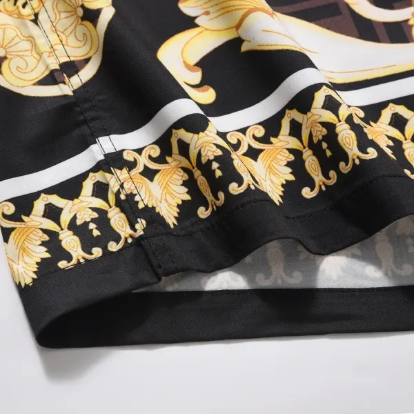 【2026】【VERSACE & FENDI 公式旗艦店】ヴェルサーチ フェンディ 連名新作半袖シャツ ご好評に付き再入荷! 【2026】【VERSACE & FENDI 公式旗艦店】ヴェルサーチ フェンディ 連名新作半袖シャツ ご好評に付き再入荷!