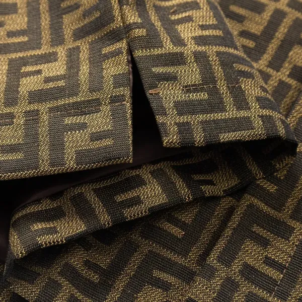 【2026】【FENDI 公式旗艦店】 フェンディ シャツ ご好評に付き再入荷! 【2026】【FENDI 公式旗艦店】 フェンディ シャツ ご好評に付き再入荷!