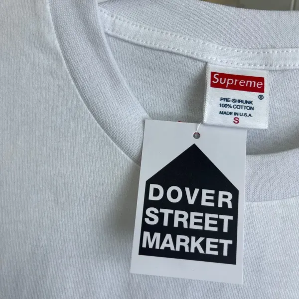 【2026】シュプリームSupreme 21ss Week 18 × KAWS 連名 チョーク LOGO クレヨン スケッチ レター ボックス ロゴ 半袖 Tシャツ 【2026】シュプリームSupreme 21ss Week 18 × KAWS 連名 チョーク LOGO クレヨン スケッチ レター ボックス ロゴ 半袖 Tシャツ