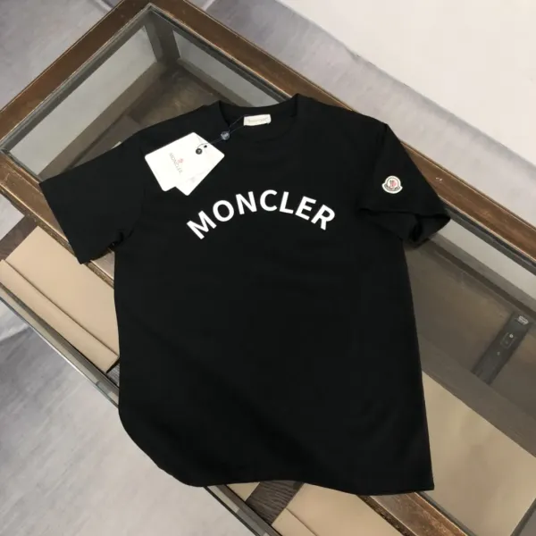 【2026】MONCLER モンクレール 半袖シャツ Tシャツ 長く着て変形しにくい シンプルの風格 ファッション かっこいい 白 黒 グレー 男女兼用 【2026】MONCLER モンクレール 半袖シャツ Tシャツ 長く着て変形しにくい シンプルの風格 ファッション かっこいい 白 黒 グレー 男女兼用