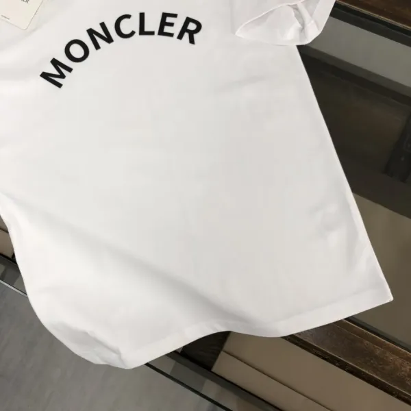 【2026】MONCLER モンクレール 半袖シャツ Tシャツ 長く着て変形しにくい シンプルの風格 ファッション かっこいい 白 黒 グレー 男女兼用 【2026】MONCLER モンクレール 半袖シャツ Tシャツ 長く着て変形しにくい シンプルの風格 ファッション かっこいい 白 黒 グレー 男女兼用