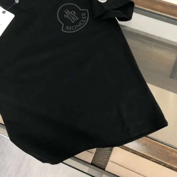 【2026】MONCLER モンクレール 半袖シャツ Tシャツ 長く着て変形しにくい シンプルの風格 ファッション かっこいい 白 黒 グレー 男女兼用 【2026】MONCLER モンクレール 半袖シャツ Tシャツ 長く着て変形しにくい シンプルの風格 ファッション かっこいい 白 黒 グレー 男女兼用