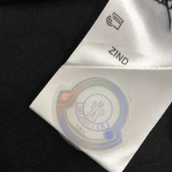 【2026】MONCLER モンクレール 半袖シャツ Tシャツ 長く着て変形しにくい シンプルの風格 ファッション かっこいい 白 黒 グレー 男女兼用 【2026】MONCLER モンクレール 半袖シャツ Tシャツ 長く着て変形しにくい シンプルの風格 ファッション かっこいい 白 黒 グレー 男女兼用