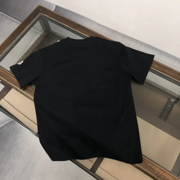 【2026】MONCLER モンクレール 半袖シャツ Tシャツ 長く着て変形しにくい シンプルの風格 ファッション かっこいい 白 黒 男女兼用 【2026】MONCLER モンクレール 半袖シャツ Tシャツ 長く着て変形しにくい シンプルの風格 ファッション かっこいい 白 黒 男女兼用