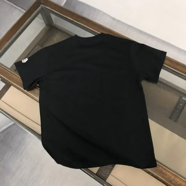 【2026】MONCLER モンクレール 半袖シャツ Tシャツ シンプルの風格 ファッション かっこいい 白 黒 深いブルー 男女兼用 【2026】MONCLER モンクレール 半袖シャツ Tシャツ シンプルの風格 ファッション かっこいい 白 黒 深いブルー 男女兼用