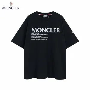 【2026】MONCLER モンクレール 半袖シャツ Tシャツ シンプルの風格 かっこいい 白 黒 男女兼用 【2026】MONCLER モンクレール 半袖シャツ Tシャツ シンプルの風格 かっこいい 白 黒 男女兼用