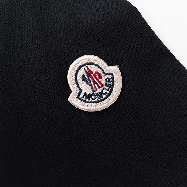 【2026】MONCLER モンクレール 半袖シャツ Tシャツ シンプルの風格 かっこいい 白 黒 男女兼用 【2026】MONCLER モンクレール 半袖シャツ Tシャツ シンプルの風格 かっこいい 白 黒 男女兼用