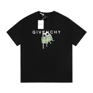 【2026】【GIVENCHY 公式旗艦店】ジバンシー  Tシャツ ご好評に付き再入荷！