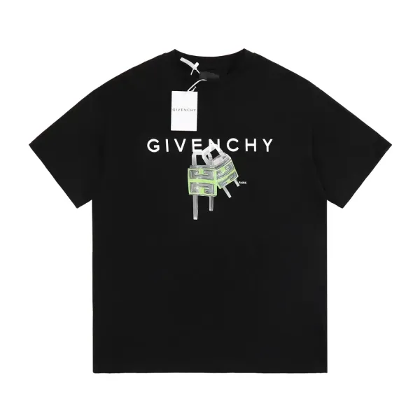 【2026】【GIVENCHY 公式旗艦店】ジバンシー  Tシャツ ご好評に付き再入荷！