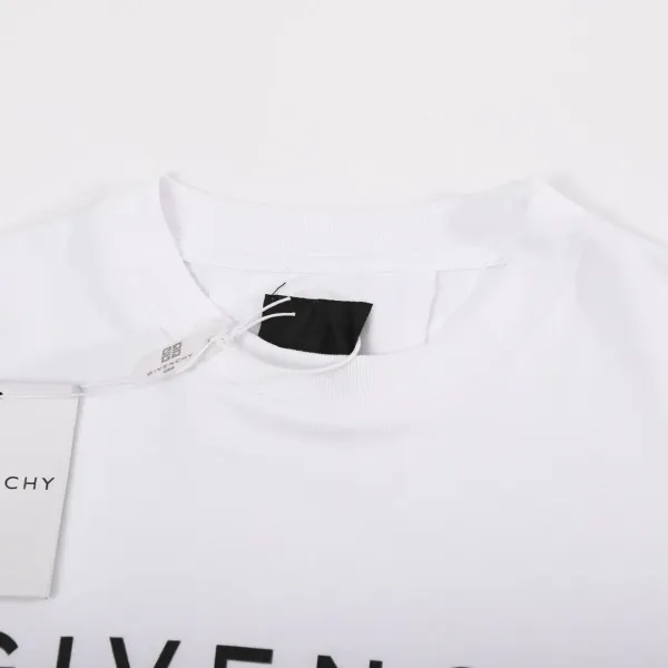 【2026】【GIVENCHY 公式旗艦店】ジバンシー  Tシャツ ご好評に付き再入荷！