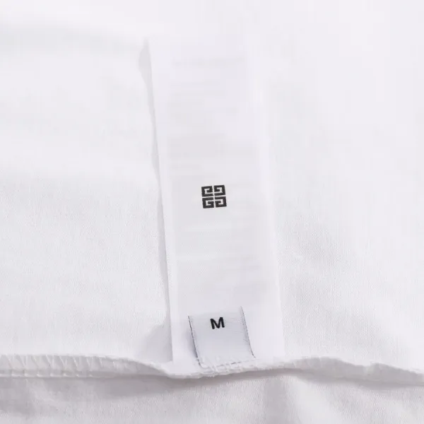 【2026】【GIVENCHY 公式旗艦店】ジバンシー  Tシャツ ご好評に付き再入荷！