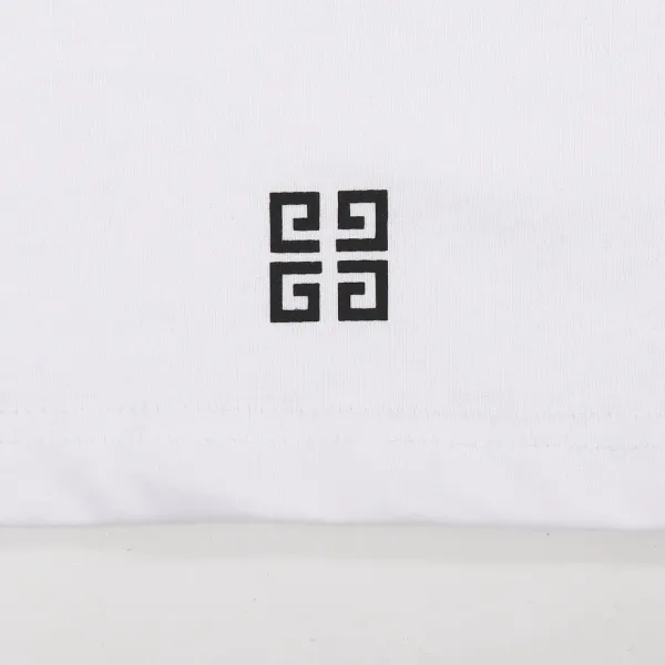 【2026】【GIVENCHY 公式旗艦店】ジバンシー  Tシャツ ご好評に付き再入荷！
