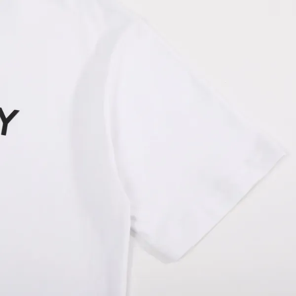【2026】【GIVENCHY 公式旗艦店】ジバンシー  Tシャツ ご好評に付き再入荷！