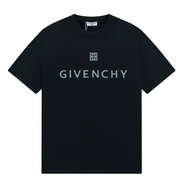 【2026】【GIVENCHY 公式旗艦店】ジバンシー  Tシャツ ご好評に付き再入荷！