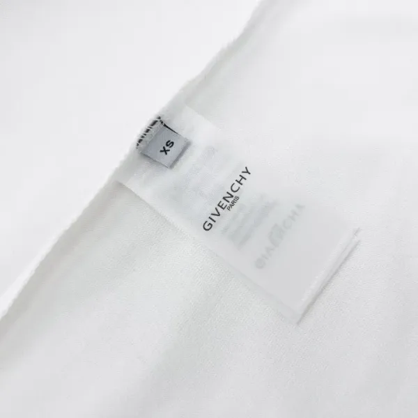【2026】【GIVENCHY 公式旗艦店】ジバンシー  Tシャツ ご好評に付き再入荷！