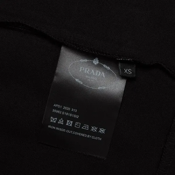 【2026】【PRADA 公式旗艦店】プラダ Tシャツ ご好評に付き再入荷! 【2026】【PRADA 公式旗艦店】プラダ Tシャツ ご好評に付き再入荷!