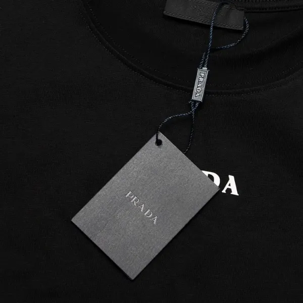 【2026】【PRADA 公式旗艦店】プラダ Tシャツ ご好評に付き再入荷! 【2026】【PRADA 公式旗艦店】プラダ Tシャツ ご好評に付き再入荷!