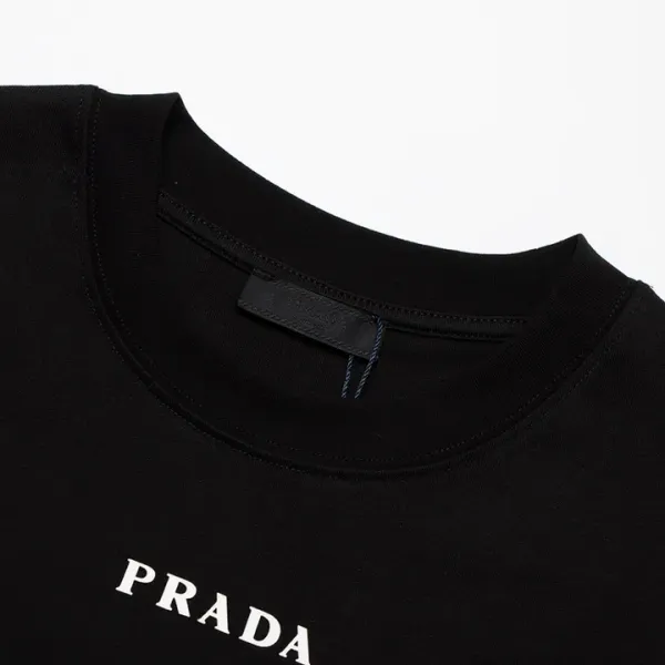 【2026】【PRADA 公式旗艦店】プラダ Tシャツ ご好評に付き再入荷! 【2026】【PRADA 公式旗艦店】プラダ Tシャツ ご好評に付き再入荷!