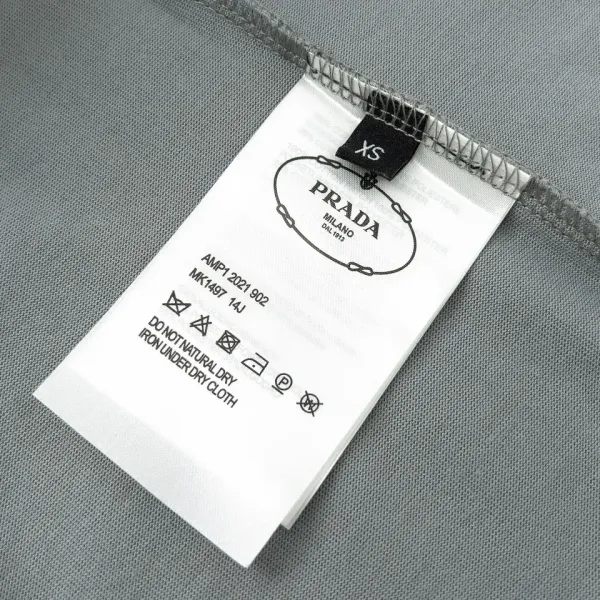 【2026】【PRADA 公式旗艦店】プラダ Tシャツ ご好評に付き再入荷! 【2026】【PRADA 公式旗艦店】プラダ Tシャツ ご好評に付き再入荷!