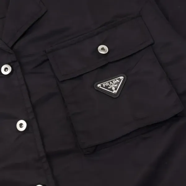 【2026】【PRADA    公式旗艦店】プラダ   半袖シャツ  ご好評に付き再入荷！