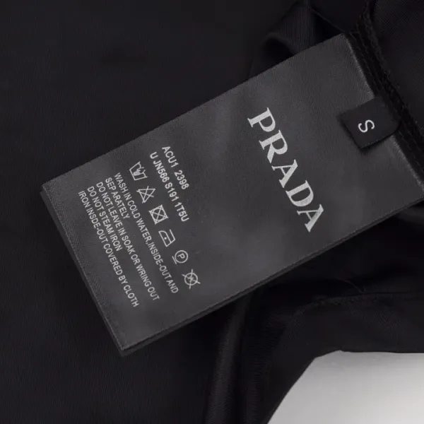 【2026】【PRADA    公式旗艦店】プラダ   半袖シャツ  ご好評に付き再入荷！
