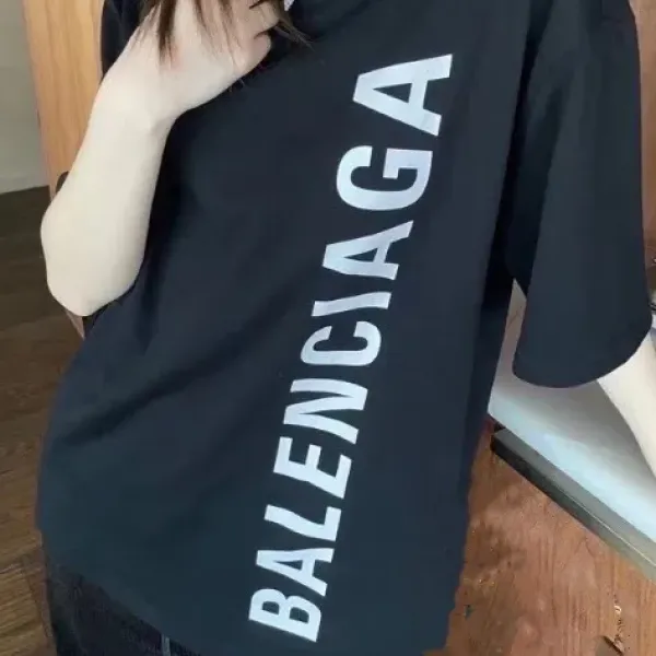 【2026】【BALENCIAGA 公式旗艦店】バレンシアガ Tシャツ ご好評に付き再入荷! 【2026】【BALENCIAGA 公式旗艦店】バレンシアガ Tシャツ ご好評に付き再入荷!