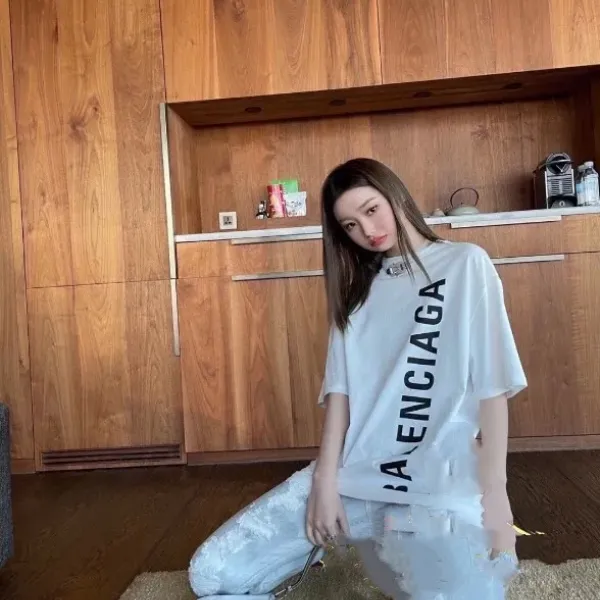 【2026】【BALENCIAGA 公式旗艦店】バレンシアガ Tシャツ ご好評に付き再入荷! 【2026】【BALENCIAGA 公式旗艦店】バレンシアガ Tシャツ ご好評に付き再入荷!