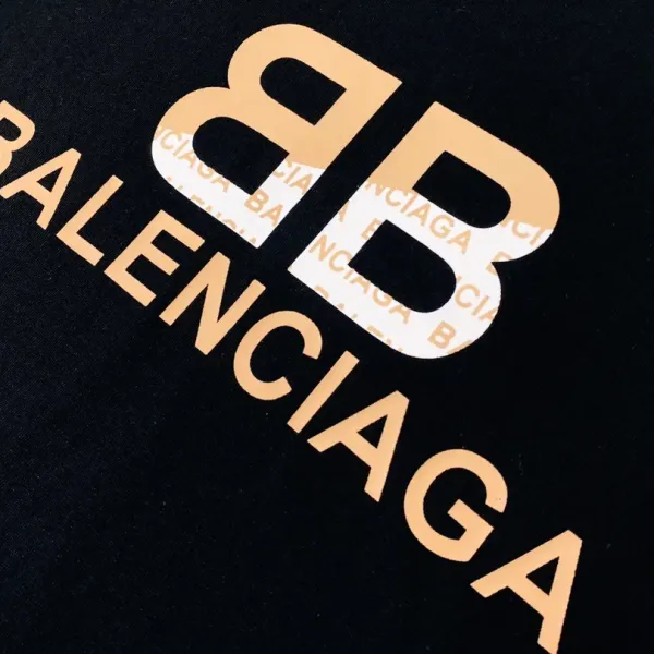 【2026】【BALENCIAGA 公式旗艦店】バレンシアガ Tシャツ ご好評に付き再入荷! 【2026】【BALENCIAGA 公式旗艦店】バレンシアガ Tシャツ ご好評に付き再入荷!