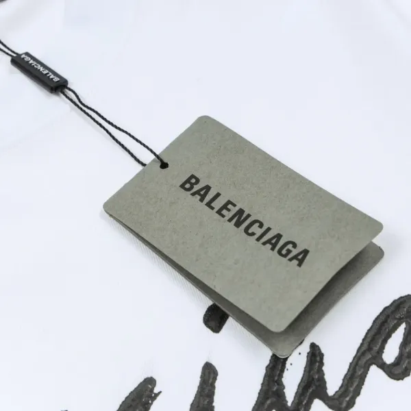 【2026】【BALENCIAGA 公式旗艦店】バレンシアガ Tシャツ ご好評に付き再入荷! 【2026】【BALENCIAGA 公式旗艦店】バレンシアガ Tシャツ ご好評に付き再入荷!