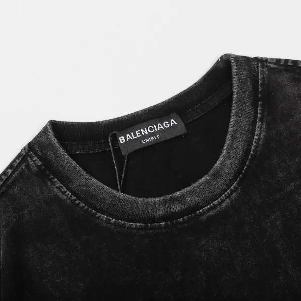 【2026】BALENCIAGA バレンシアガの新型のバックルのプリントロゴのプリントの半袖 Tシャツ 【2026】BALENCIAGA バレンシアガの新型のバックルのプリントロゴのプリントの半袖 Tシャツ