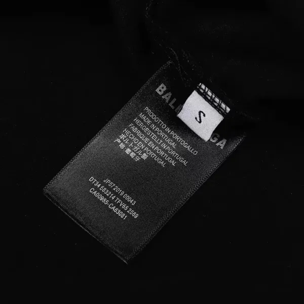 【2026】BALENCIAGA バレンシアガの新型のバックルのプリントロゴのプリントの半袖 Tシャツ 【2026】BALENCIAGA バレンシアガの新型のバックルのプリントロゴのプリントの半袖 Tシャツ
