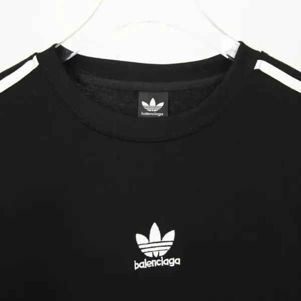 【2026】balenciaga BLCG&addidas コラボアルファベット刺繡Tシャツ 【2026】balenciaga BLCG&addidas コラボアルファベット刺繡Tシャツ