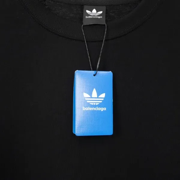 【2026】balenciaga BLCG&addidas コラボアルファベット刺繡Tシャツ 【2026】balenciaga BLCG&addidas コラボアルファベット刺繡Tシャツ