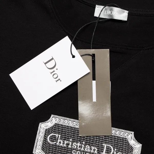 【2026】【 DIOR公式旗艦店】ディオール Tシャツ ご好評に付き再入荷! 【2026】【 DIOR公式旗艦店】ディオール Tシャツ ご好評に付き再入荷!