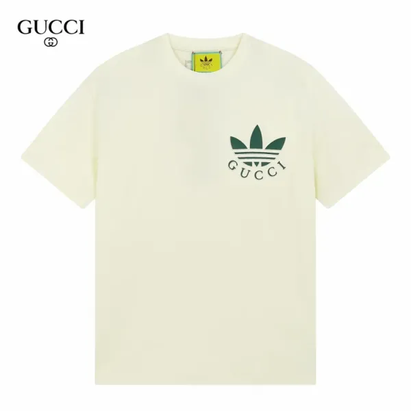 【2026】【GUCCI公式旗艦店】クッチ Tシャツ ご好評に付き再入荷! 【2026】【GUCCI公式旗艦店】クッチ Tシャツ ご好評に付き再入荷!