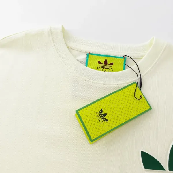 【2026】【GUCCI公式旗艦店】クッチ Tシャツ ご好評に付き再入荷! 【2026】【GUCCI公式旗艦店】クッチ Tシャツ ご好評に付き再入荷!