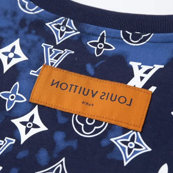 【2026】【LOUIS VUITTON 公式旗艦店】ルイヴィトン Tシャツ ご好評に付き再入荷! 【2026】【LOUIS VUITTON 公式旗艦店】ルイヴィトン Tシャツ ご好評に付き再入荷!