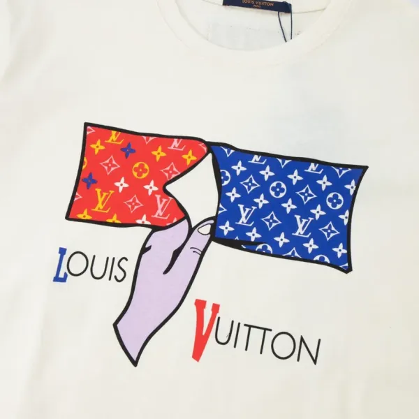 【2026】【LOUIS VUITTON  公式旗艦店】ルイヴィトン   Tシャツ ご好評に付き再入荷！