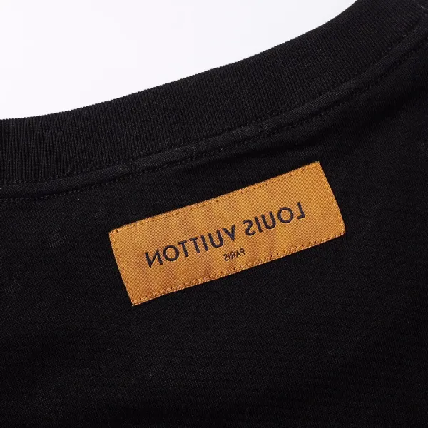 【2026】【LOUIS VUITTON 公式旗艦店】 ルイヴィトン Tシャツ ご好評に付き再入荷! 【2026】【LOUIS VUITTON 公式旗艦店】 ルイヴィトン Tシャツ ご好評に付き再入荷!