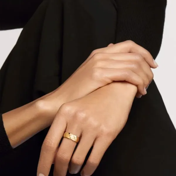【2026】上品☆CHANEL ココ クラッシュ コレクションリングミディアム18K 【2026】上品☆CHANEL ココ クラッシュ コレクションリングミディアム18K