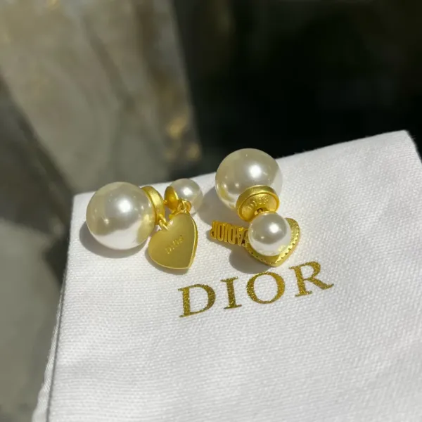 【2026】DIOR (ディオール) パール ピアス