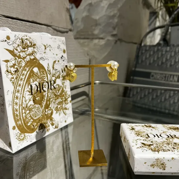 【2026】DIOR (ディオール) パール ピアス